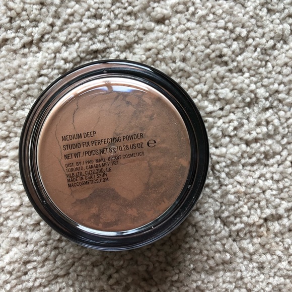 MAC Studio Fix Perfecting Powder - Picture 2 of 3